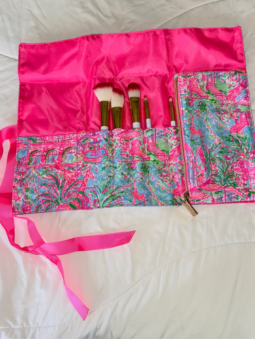 Lilly Pulitzer Makeup Brush Set 5 Brushes Travel Roll Case NEW Unused Pink